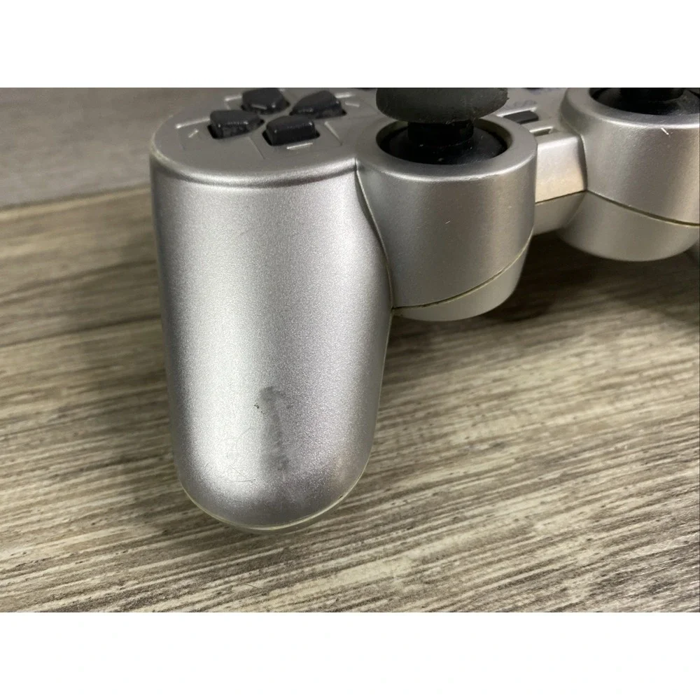 Satin Silver DualShock 2 for PlayStation 2‎ Tested